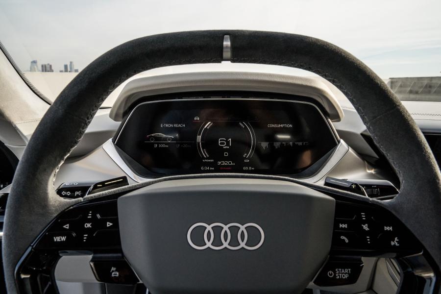 Панель приборов Audi e-tron GT Concept 2018 года  (фото 68 из 69)